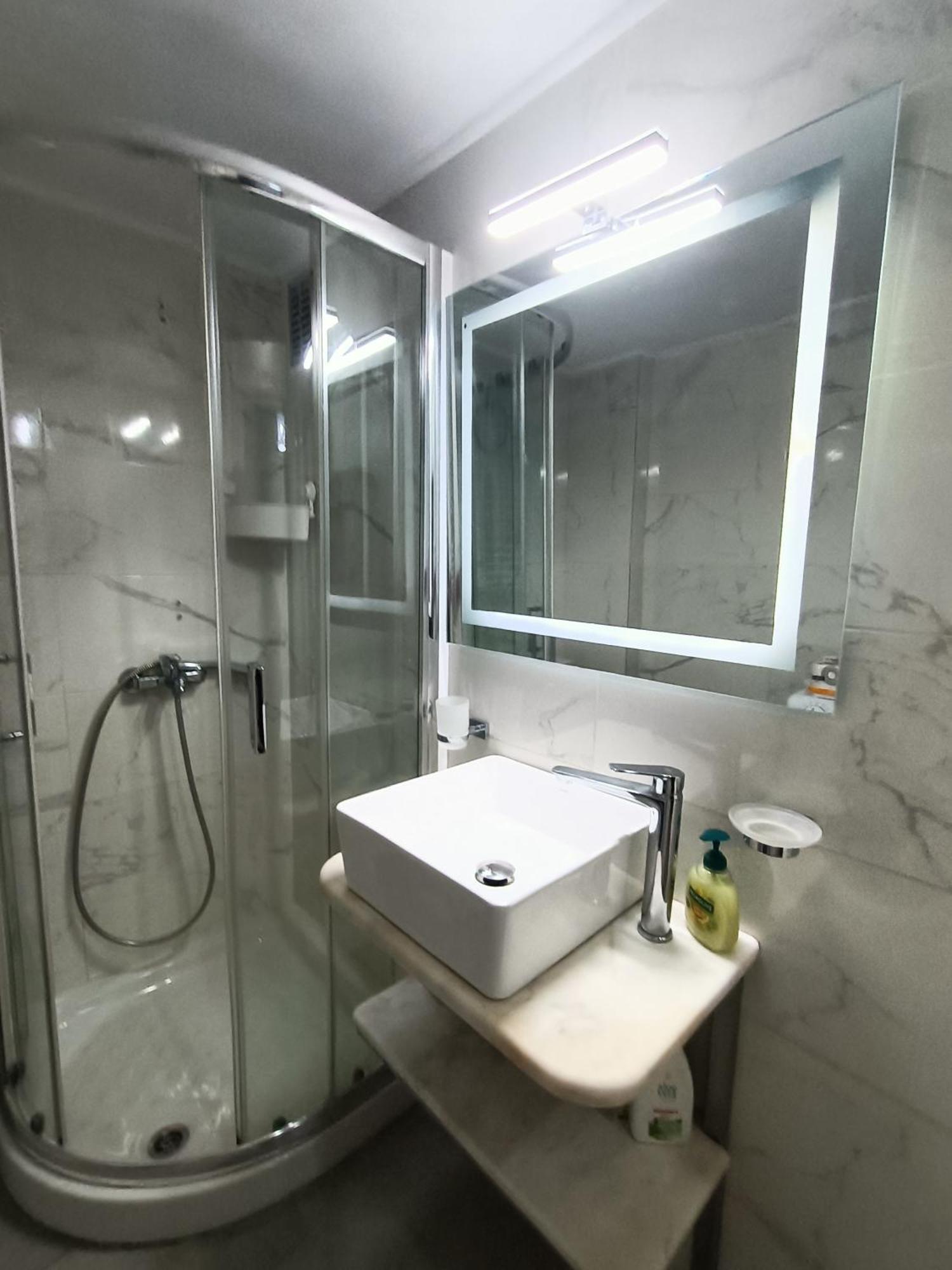 Couple'S Escape Apartment Atena Exterior foto